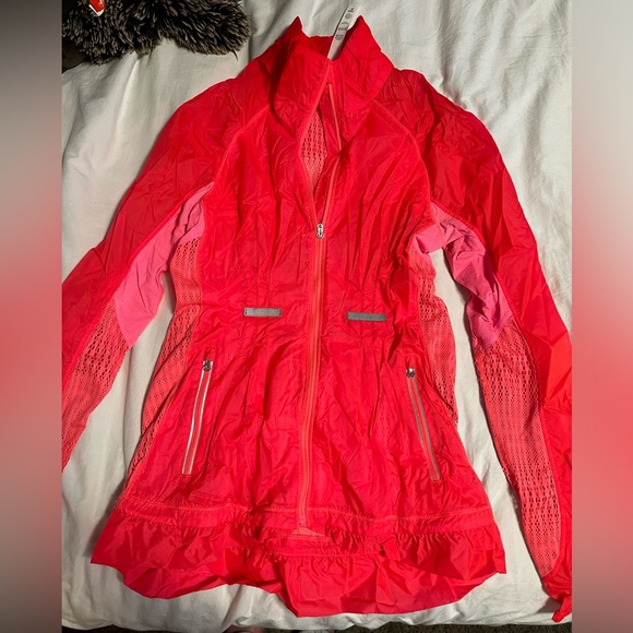 Lulu Run Wild Jacket size 6 - Picture 2 of 5